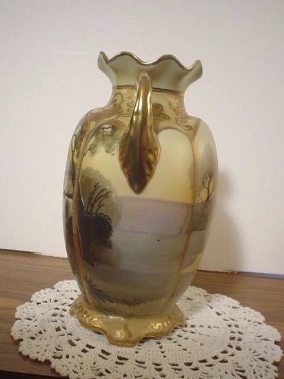 １８７　美しいオールドノリタケの花瓶　ハンドペイント　金盛　村の中を歩く雄牛