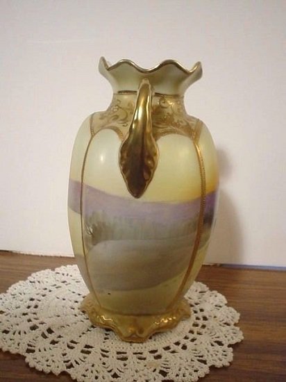 １８７　美しいオールドノリタケの花瓶　ハンドペイント　金盛　村の中を歩く雄牛
