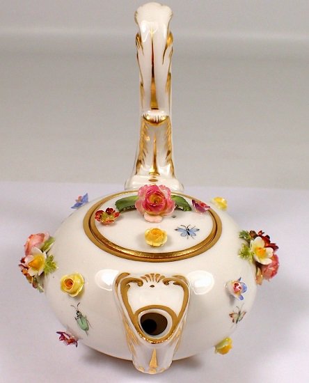 １６５　希少　アンティーク　マイセン　磁器　昆虫と花が描かれたミニチュア蓋付きティーポット　金彩