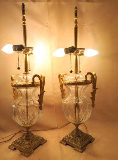 ３２６　バカラ　カットクリスタル　刻印入り　テーブルランプ2つ　金めっきブロンズ　フランス帝国　ガラス　真鍮