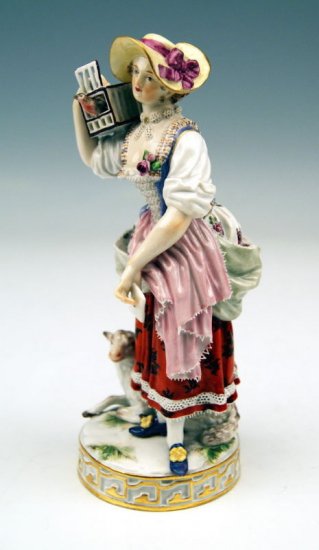 １６６　マイセン　ロココ服の女性　１７７７年　ポーセリン人形　ミッシェル・ヴェクトール・アシエ作