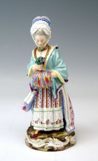マイセン　マフを身につけたロココ衣装の女性　ポーセリン人形　ミッシェル・ヴィクター・アシエ作