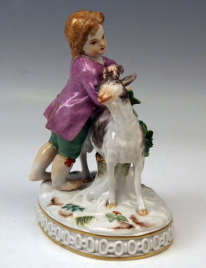１８８　マイセン　ヤギと裸足の羊飼いの少年　ポーセリン人形