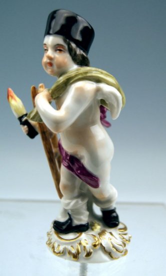 １９９　マイセン　ハシゴとトーチを持つ天使　（シリーズ作品　“身を隠す天使たち”）　アシエ作