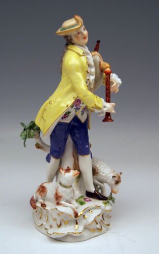 ２１６　マイセン人形（フィギュリン）バグパイプ弾きの羊飼い　（シリーズ作品　“羊飼いたち”）　ケンドラー作