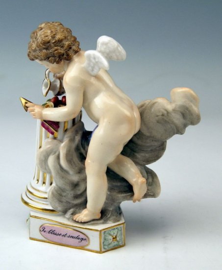 ２４５　マイセン　ハートに水を注す天使　（シリーズ作品　“お手本となる天使達”）　アシエ作