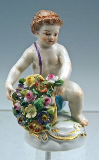 マイセン　花カゴを持った裸の少女　１９世紀　ポーセリン人形　ケンドラー作