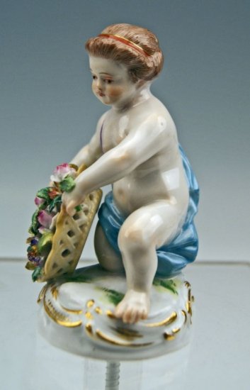 マイセン　花カゴを持った裸の少女　１９世紀　ポーセリン人形　ケンドラー作