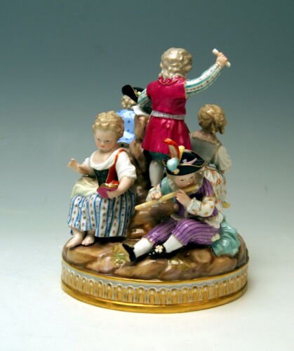 マイセン人形　音楽を奏でる子供たち（1860年ころ）型番号B24