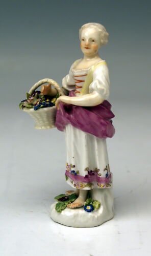 マイセン人形・フィギュリン　花かごを持った農家の少女（1750年ころ）型番号2030
