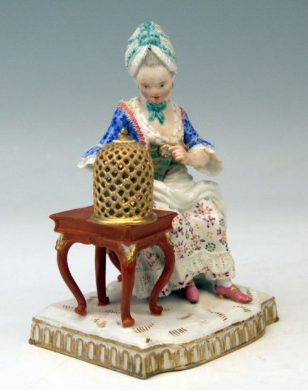 マイセン人形　女性と鳥かご『触覚の寓意』（1850年ころ）型番号4