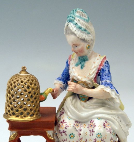 マイセン人形　女性と鳥かご『触覚の寓意』（1850年ころ）型番号4
