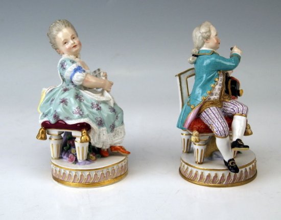 マイセン　磁器人形セット　本を抱えた女性と帽子を手にした男性　型番号F51　1860年ころ