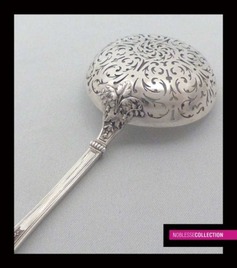 ２０３　豪華アンティーク　1900年代　フランススターリングシルバー製シュガーシフタースプーン（砂糖ふるい）サテュロスの面模様