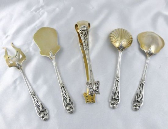 ２３４　セルッティ（CERUTTI）アンティーク　フランススターリングシルバー製オードブル/ペイストリー用サービングセット　アイリス模様