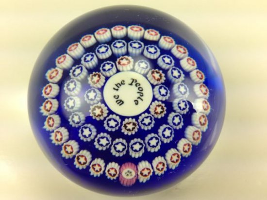 515　バカラ・ウィ・ザ・ピープル・レッド・ホワイト＆ブルースター・ミッレフィオーリ1987　クリスタル・ペーパーウェイト