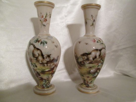 バカラ　オパーリンのペアガラス　猫が描かれたフランスの風景花瓶