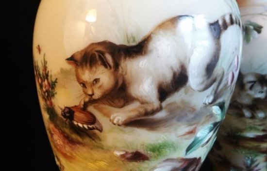 バカラ　オパーリンのペアガラス　猫が描かれたフランスの風景花瓶