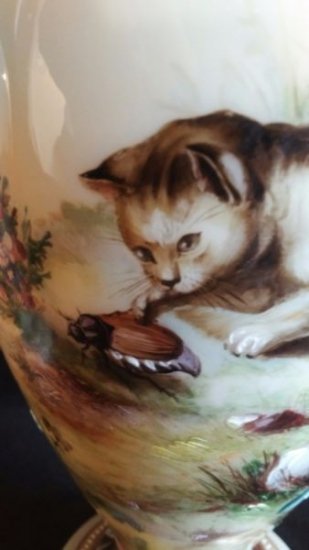 バカラ　オパーリンのペアガラス　猫が描かれたフランスの風景花瓶