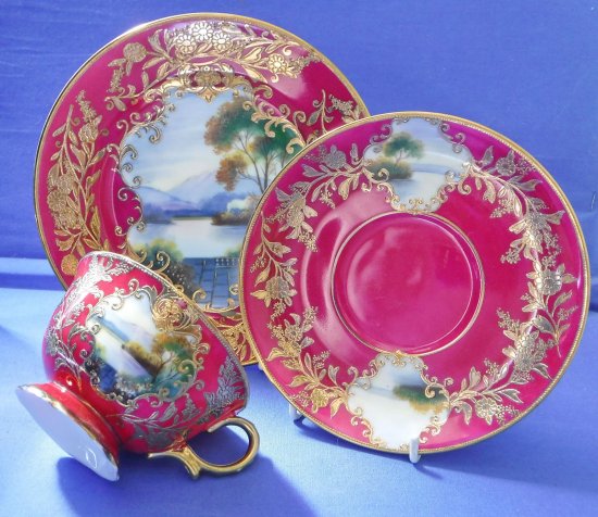オールドノリタケ　最高品質の美しいルビーレッドとゴールドのカップ＆ソーサーとプレート