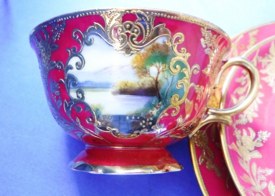 オールドノリタケ　最高品質の美しいルビーレッドとゴールドのカップ＆ソーサーとプレート