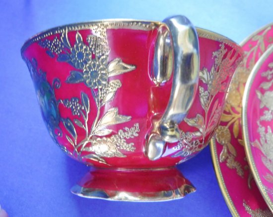 オールドノリタケ　最高品質の美しいルビーレッドとゴールドのカップ＆ソーサーとプレート