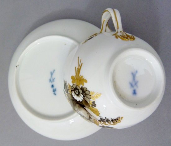 マイセン　バロック様式のカップ　グリザイユの花束　＃2　マルコリーニ