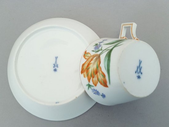マイセン　バロック様式のカップ　チューリップ　マルコリーニ　1774－1814