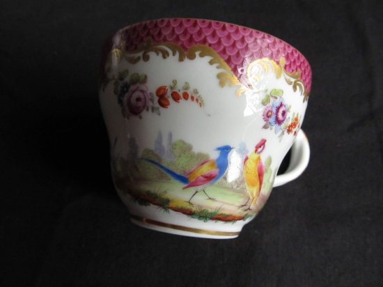 マイセン　美しいカップ　　紫と鳥　マルコリーニ