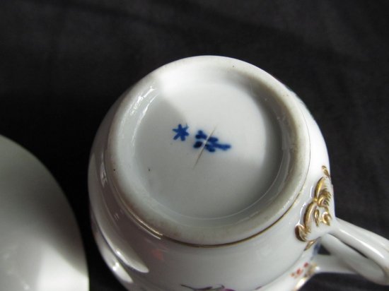 マイセン　美しいカップ　　紫と鳥　マルコリーニ