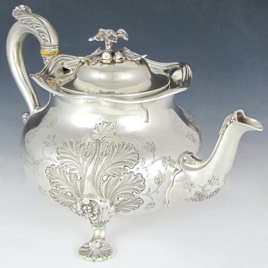 ２４４　フランス製スターリングシルバーティーポット　フォレージ＆シェル
