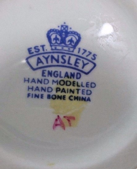 エインズレイ 　シノワズリ　8つの花のコンテナ