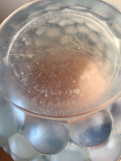 ルネ・ラリック　乳白色の花瓶　チェリー