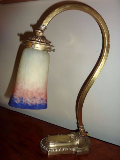 ミューラー兄弟　アールデコ調のテーブルランプ