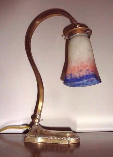 ミューラー兄弟　アールデコ調のテーブルランプ