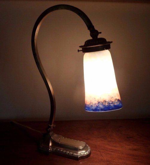 ミューラー兄弟　アールデコ調のテーブルランプ