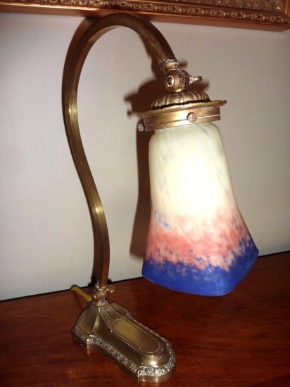 ミューラー兄弟　アールデコ調のテーブルランプ