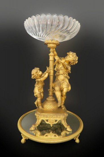 368	バカラ　フレンチブロンズ＆バカラクリスタルフィギュラルセンターピース　Lot 585