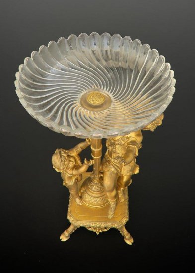 368	バカラ　フレンチブロンズ＆バカラクリスタルフィギュラルセンターピース　Lot 585
