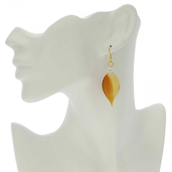 ベネチアングラス(ムラノガラス)　ピアス ミルク　アンド　ハニー　リーフシェイプ　カーブ　ピアス