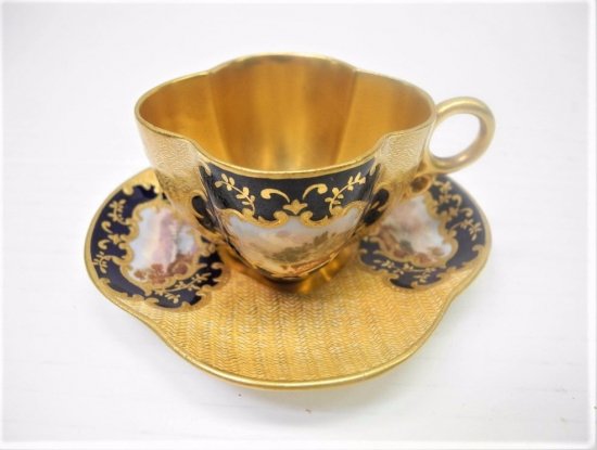 110	コールポート　アンティーク　ハンドペイントゴールド　ポセリンデミタスカップ＆ソーサーセット