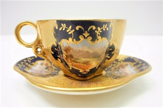 110	コールポート　アンティーク　ハンドペイントゴールド　ポセリンデミタスカップ＆ソーサーセット