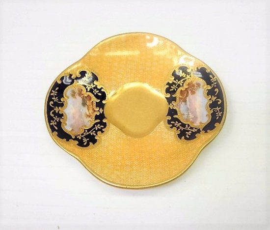 110	コールポート　アンティーク　ハンドペイントゴールド　ポセリンデミタスカップ＆ソーサーセット