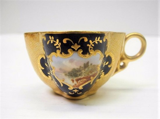 110	コールポート　アンティーク　ハンドペイントゴールド　ポセリンデミタスカップ＆ソーサーセット