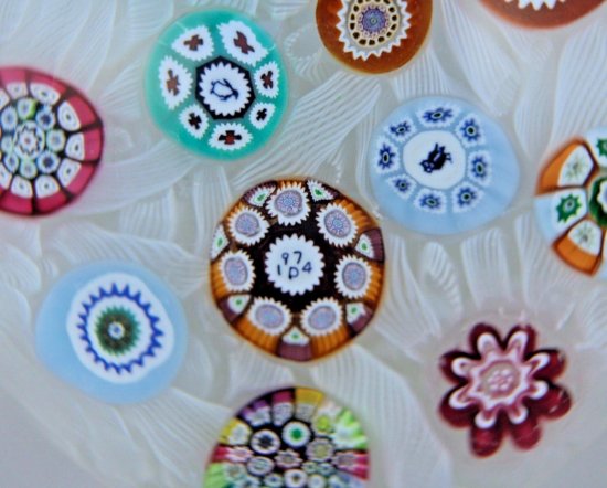 607	パースシャイアアートガラス　ミッレフィオーリケイン・オン・ラティチーノ　ペーパーウェイト