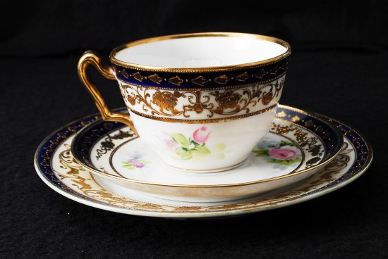 214 オールドノリタケ 金盛薔薇図紋　キャビネットトリオ