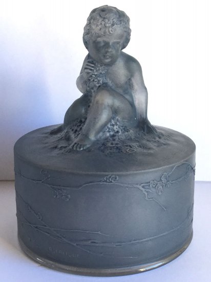 303	ルネラリック　Rene Lalique　アムール・アシス天使のボンボニエール　NO.3　ダークブルーパティナ　1919年