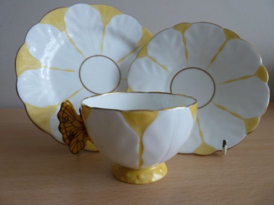 195	エインズレイ　トリオティーセット　バタフライ