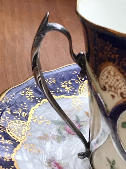 １１１　コールポート　シルバーホルダーのカップ＆ソーサー