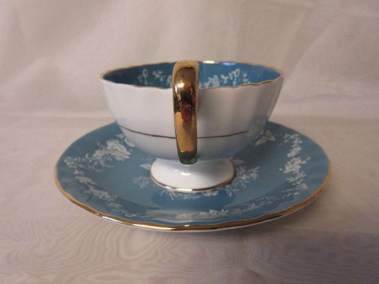 １９９　エインズレイ　カップ&ソーサー　(ターコイズブルー＆ホワイトエナメル＆ゴールド)